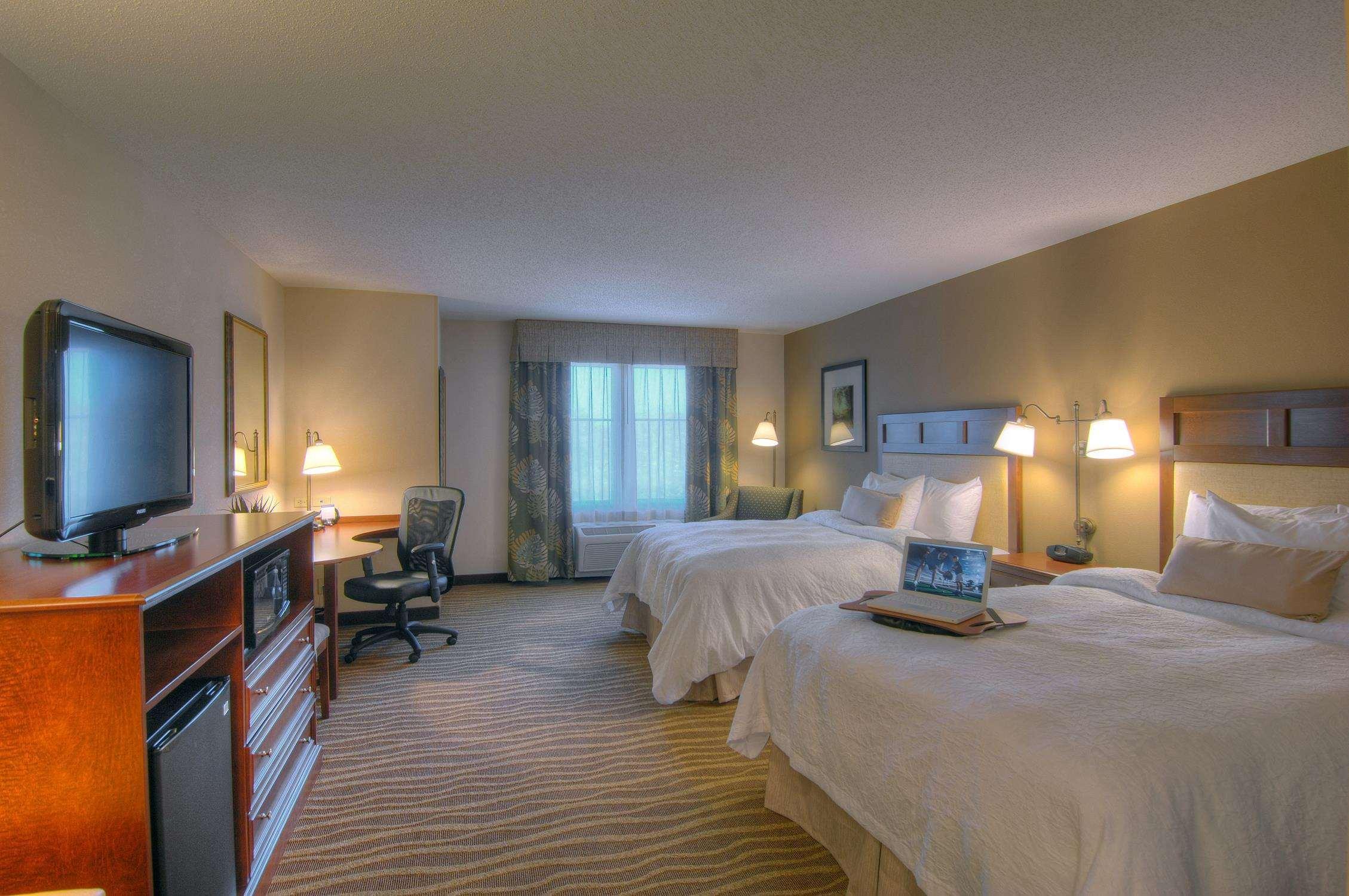 Hampton & Hotel 3*