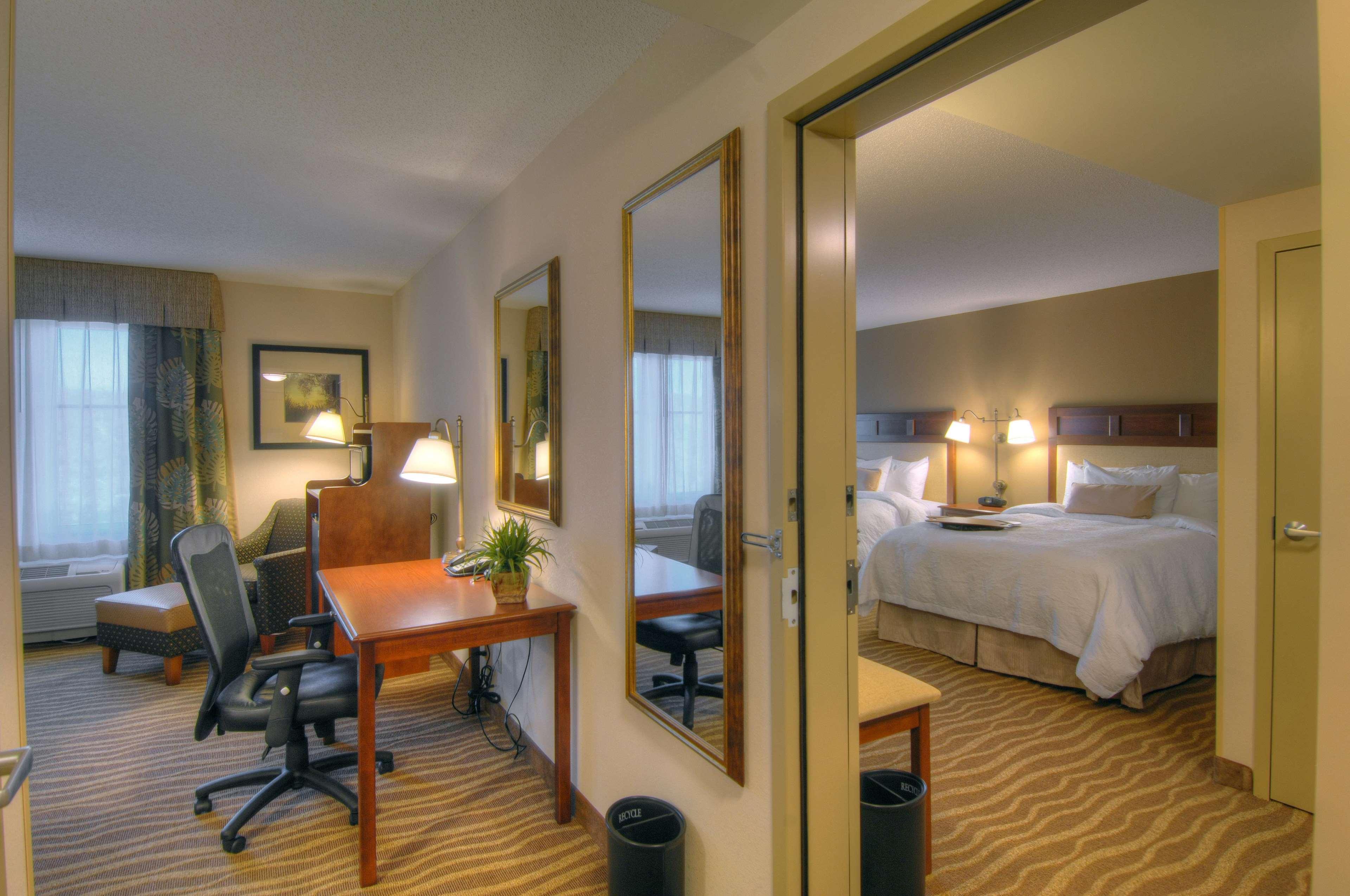 Hampton & Hotel 3*
