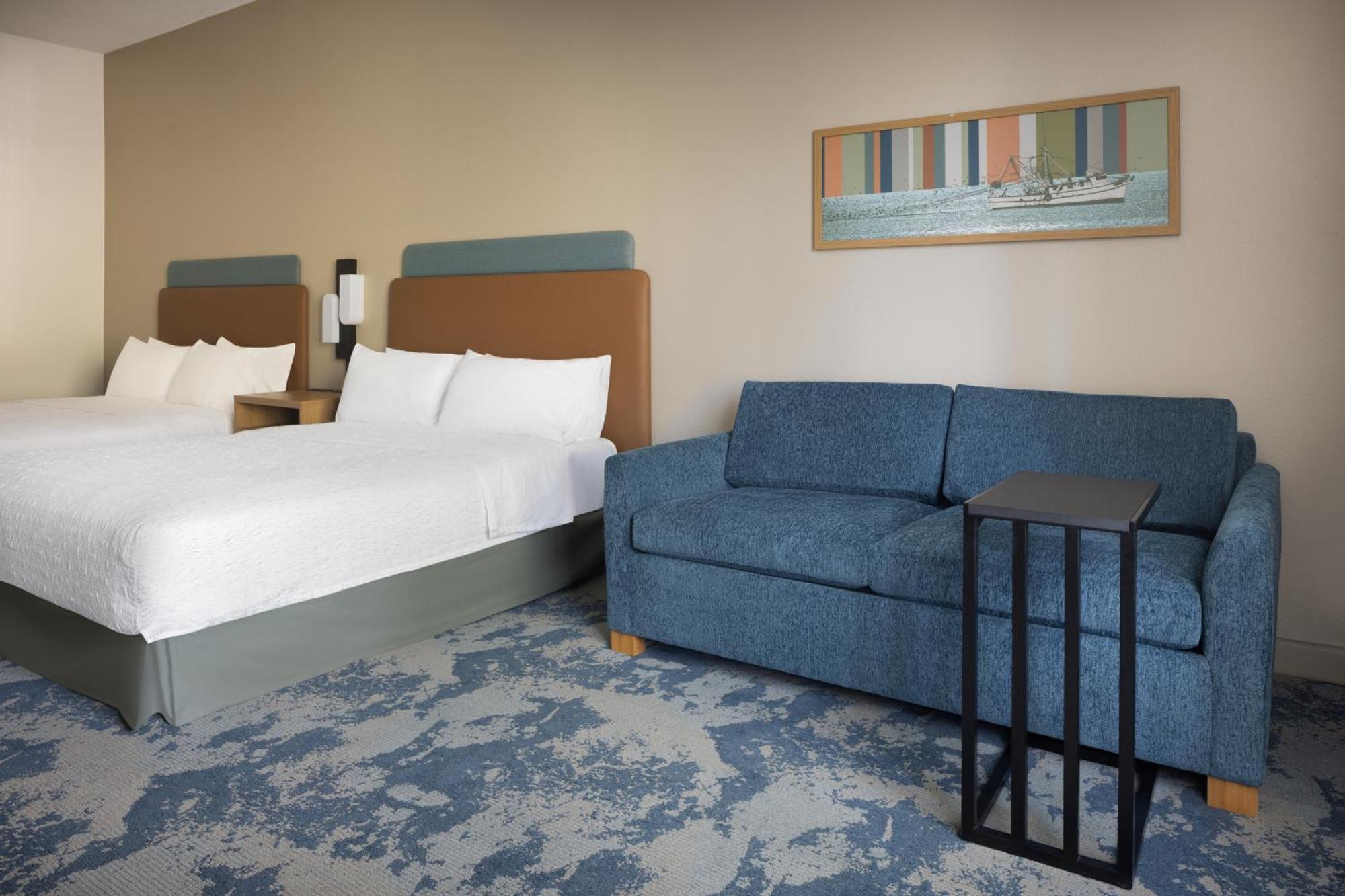 Hampton & Hotel